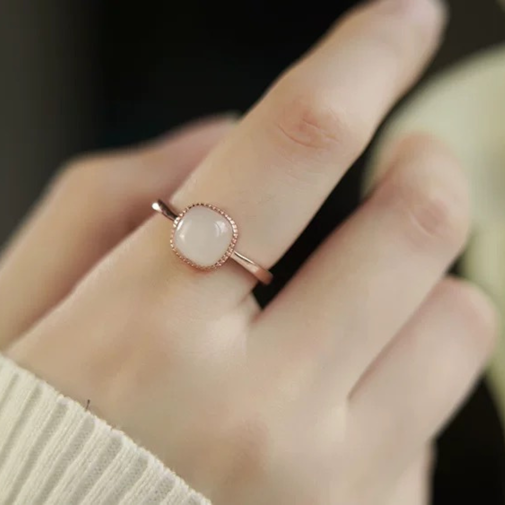 Tricolor Hetian Rings